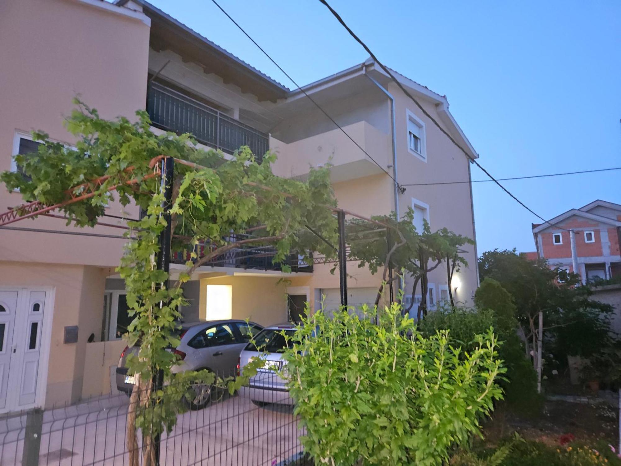 Apartment Blanca With Jacuzzi,Terase And Private Parking Kaštela Exteriér fotografie