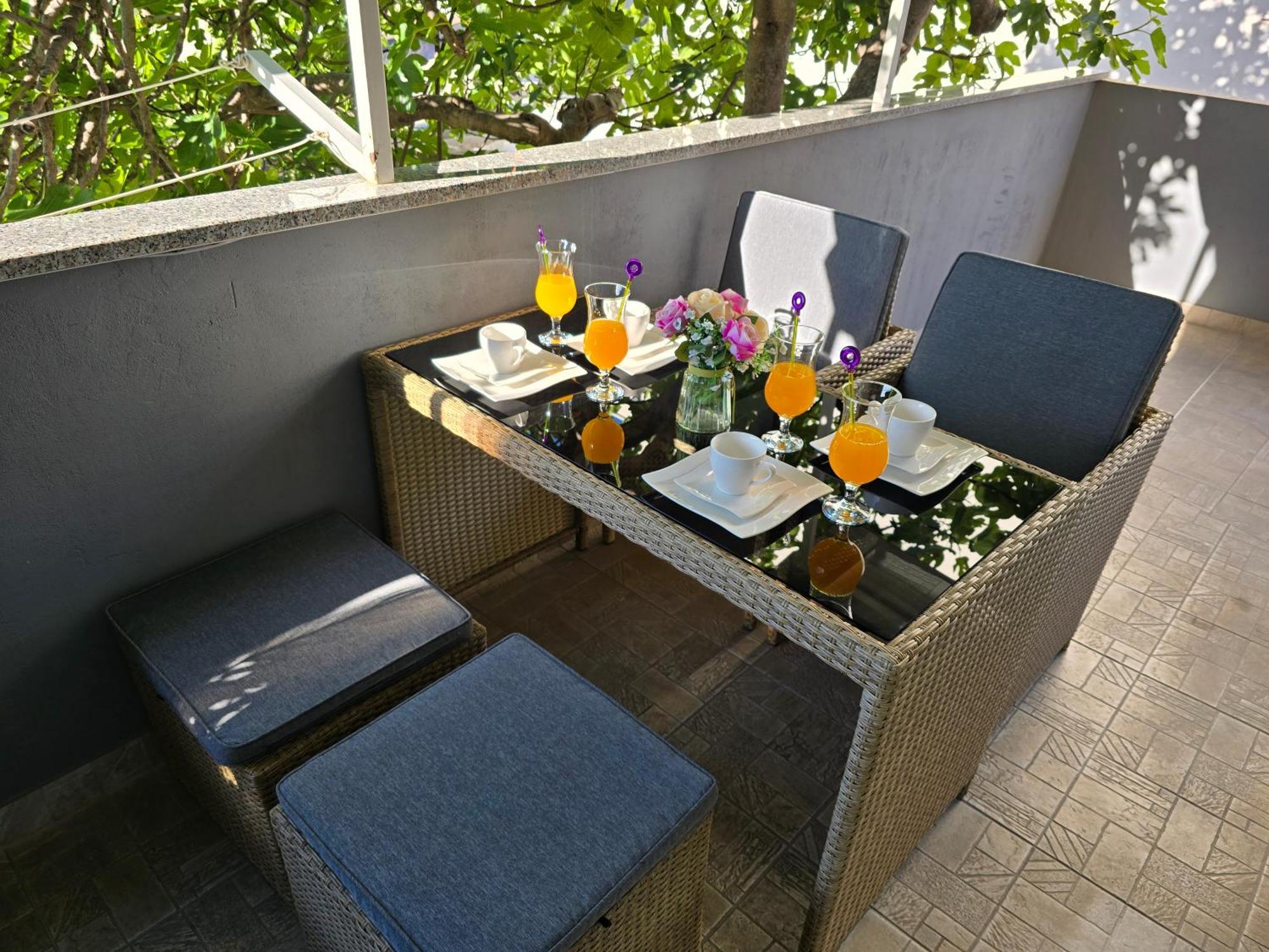 Apartment Blanca With Jacuzzi,Terase And Private Parking Kaštela Exteriér fotografie