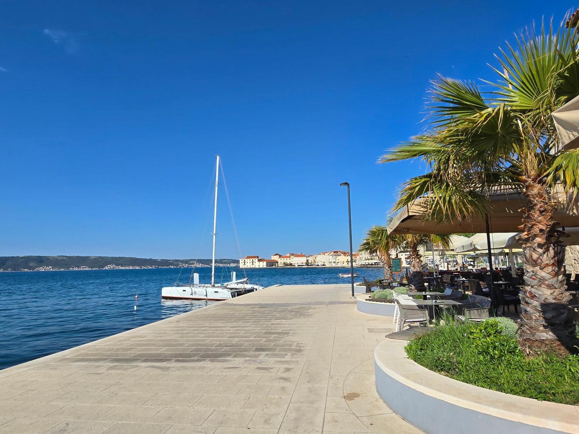 Apartment Blanca With Jacuzzi,Terase And Private Parking Kaštela Exteriér fotografie